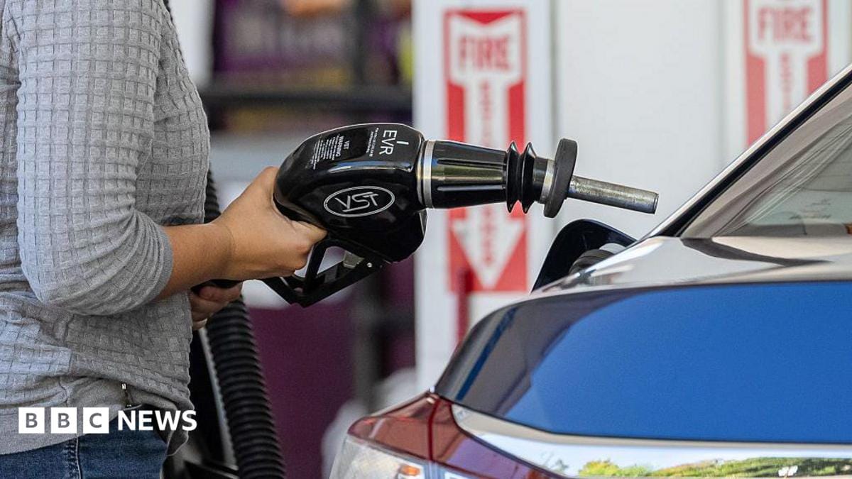 Oil prices hit $100 for the first time since May - BBC News