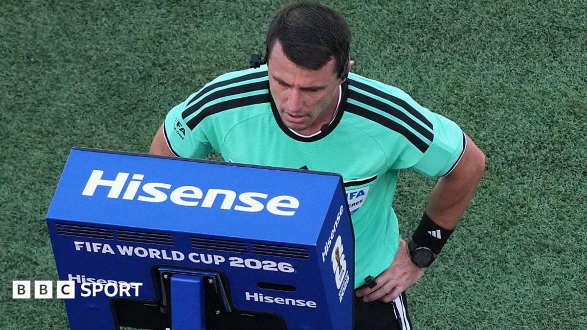 Only use VAR when error blatant - Uefa referee chiefs